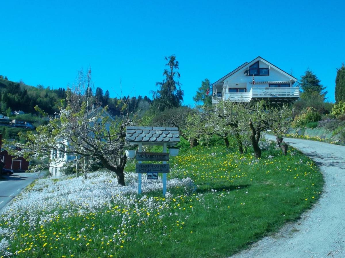 Mo Gardsferie-Pers Frukthage Villa Oystese Bagian luar foto